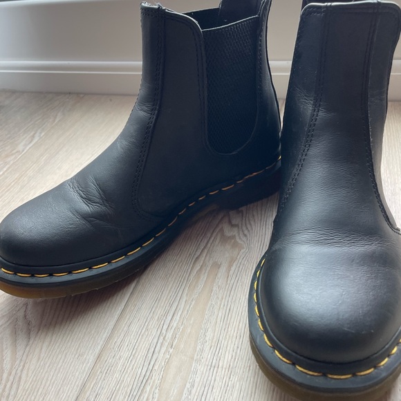 Dr. Marten Chelsea boots - Picture 2 of 3